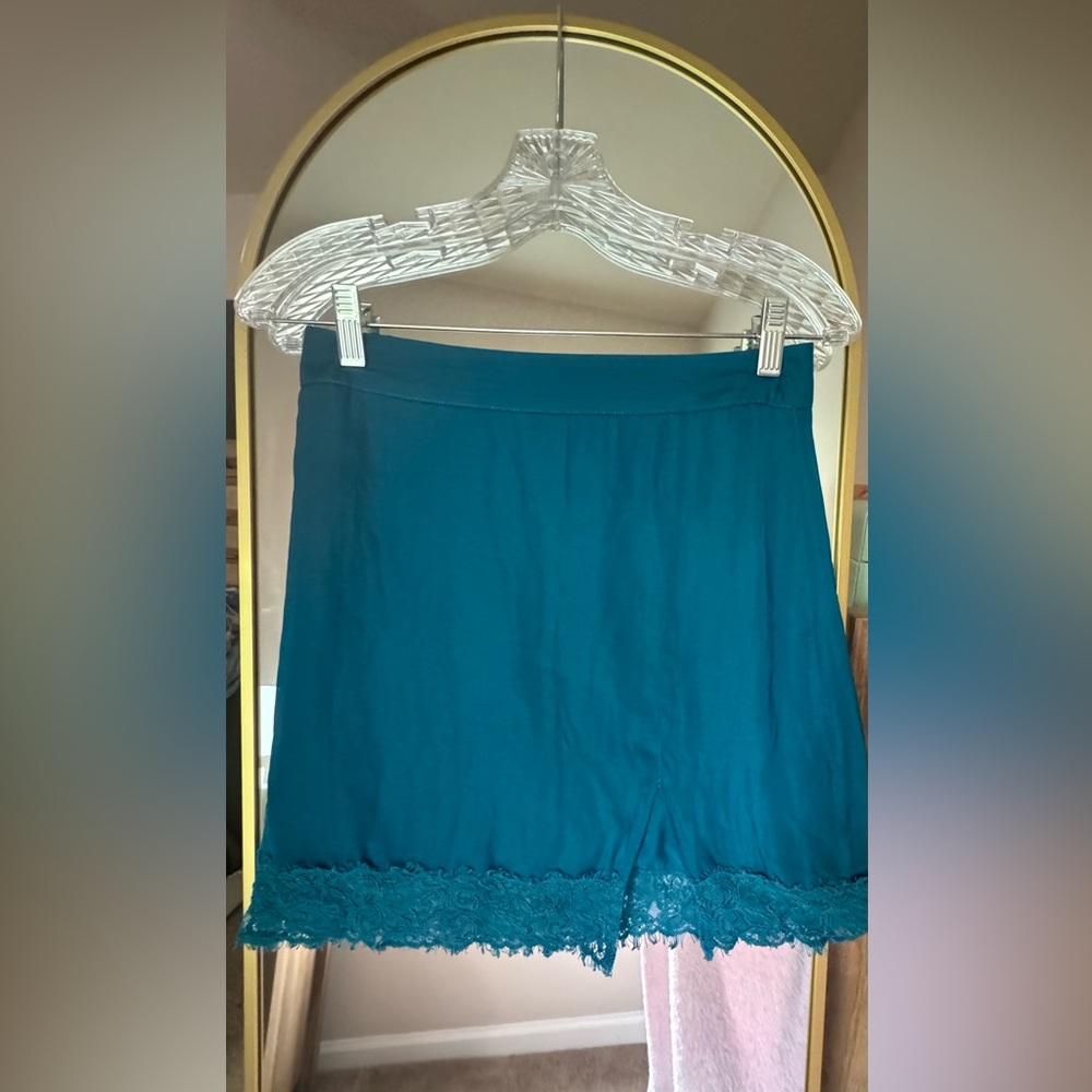 Elegant Teal Lace Trim Skirt